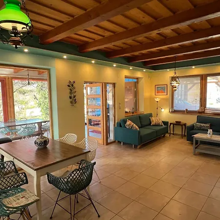 Cinegefeszek Nyaralohaz Holiday home Siofok