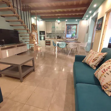 Cinegefeszek Nyaralohaz Siofok