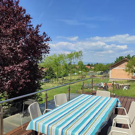 Holiday home Cinegefeszek Nyaralohaz