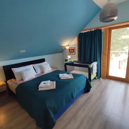 Cinegefeszek Nyaralohaz * シオーフォク