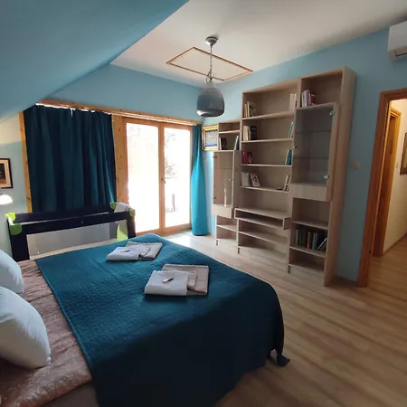 Holiday home Cinegefeszek Nyaralohaz
