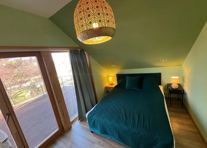 Cinegefeszek Nyaralohaz * שיופוק